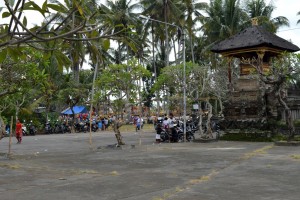Het treffen van de voorbereidingen voor een massacrematie op Bali.